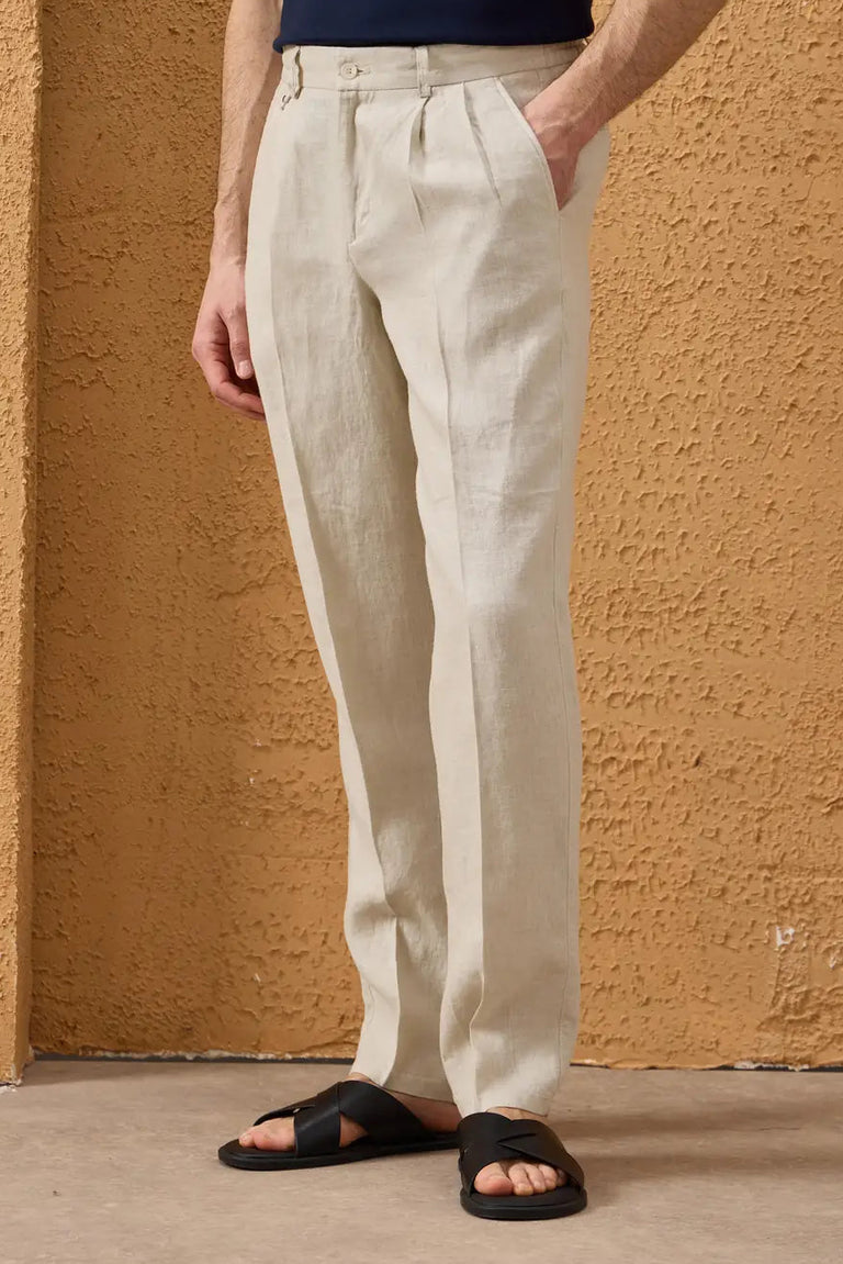 Pantaloni bărbătești bej, 100% in, plisați, cu șnur, croială dreaptă, lejeră