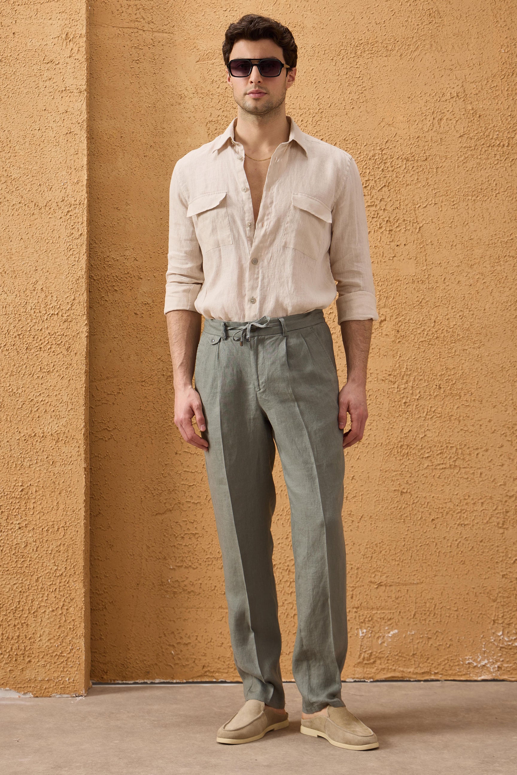 Costum bărbătesc din două piese, verde salvie, din in, stil safari, elegant, stil vară