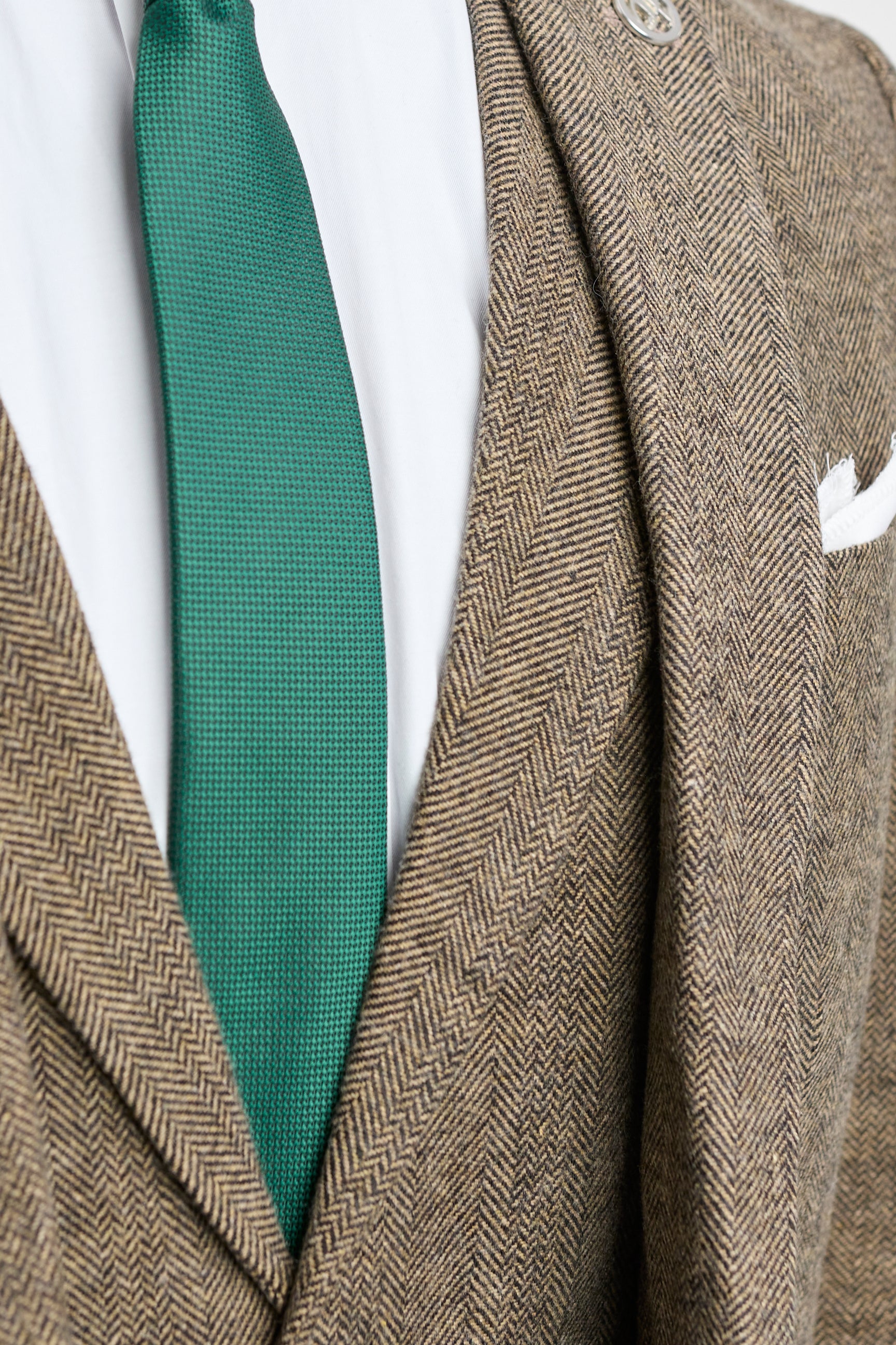 Costum din 3 piese din tweed cu model herringbone maro-stejar