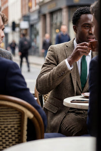 Costum din 3 piese din tweed cu model herringbone maro-stejar