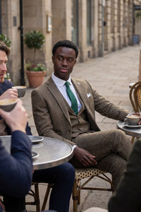 Costum din 3 piese din tweed cu model herringbone maro-stejar