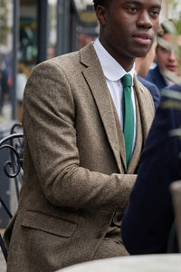 Costum din 3 piese din tweed cu model herringbone maro-stejar