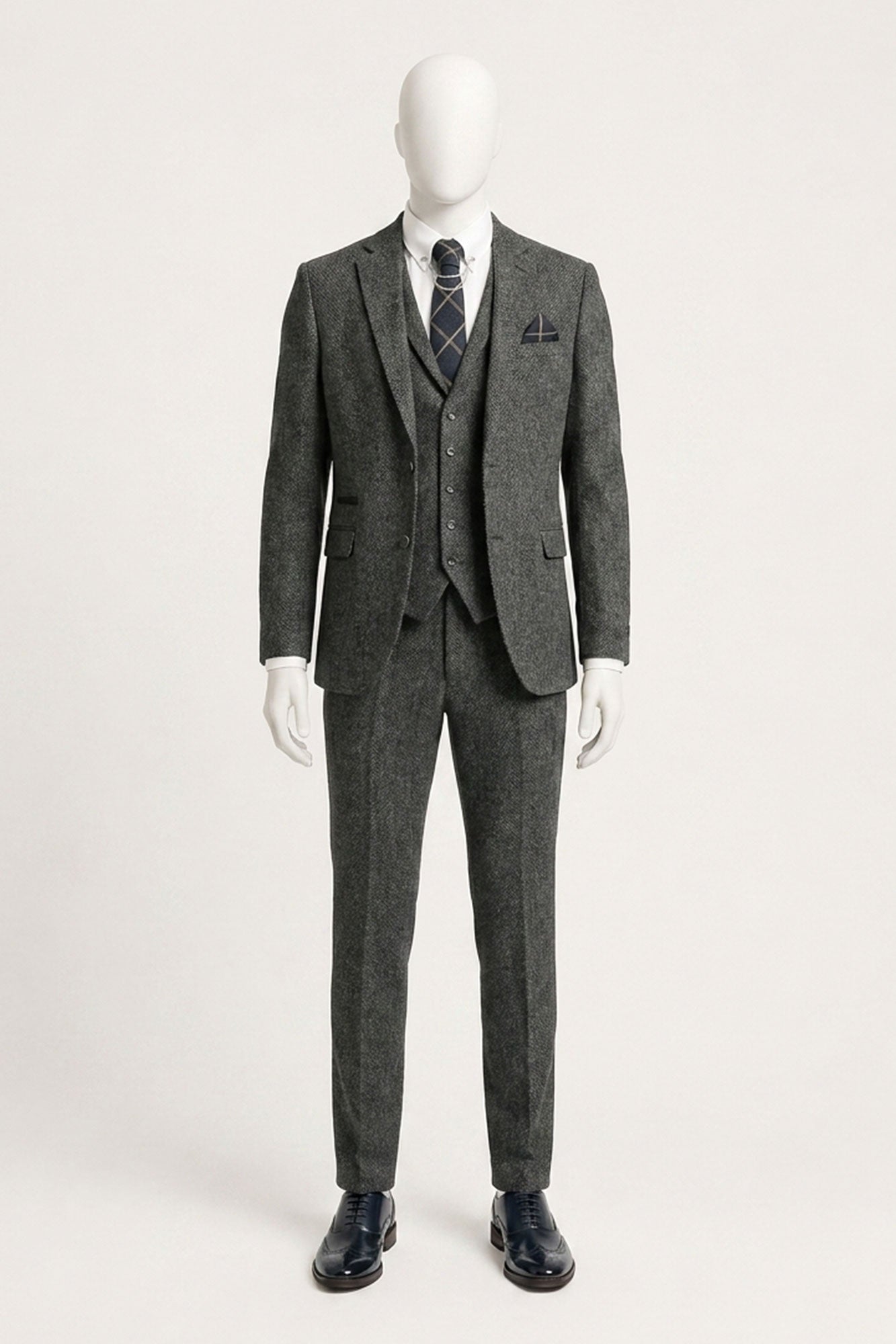 Costum bărbătesc gri cărbune din 3 piese, model herringbone, din tweed - STZ11