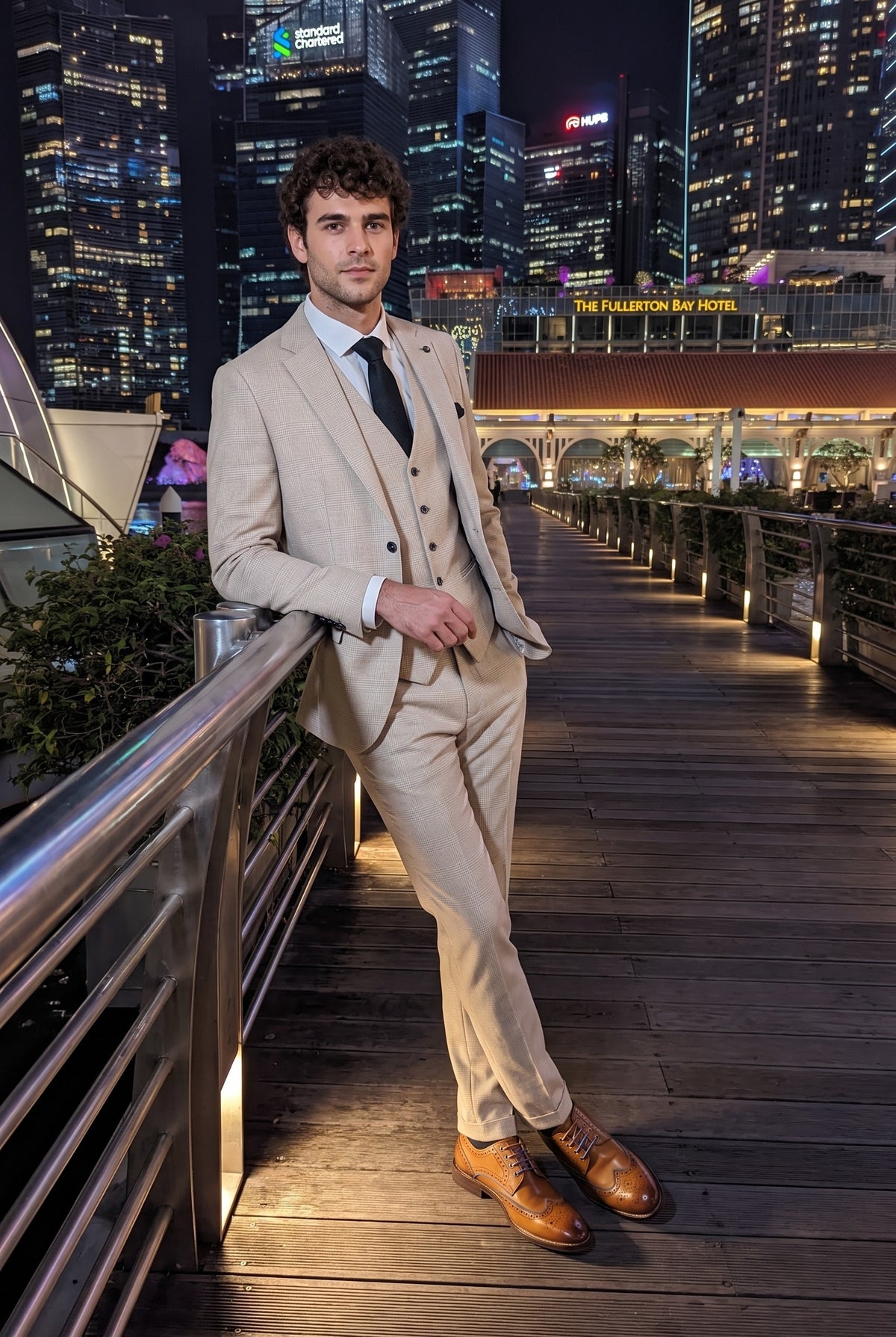 Look #772 styled with Regent - Costum de mireasă crem în carouri din 3 piese pentru bărbați