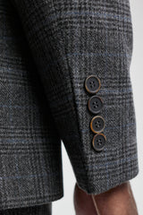 Costum bărbătesc gri în carouri tartan din 3 piese