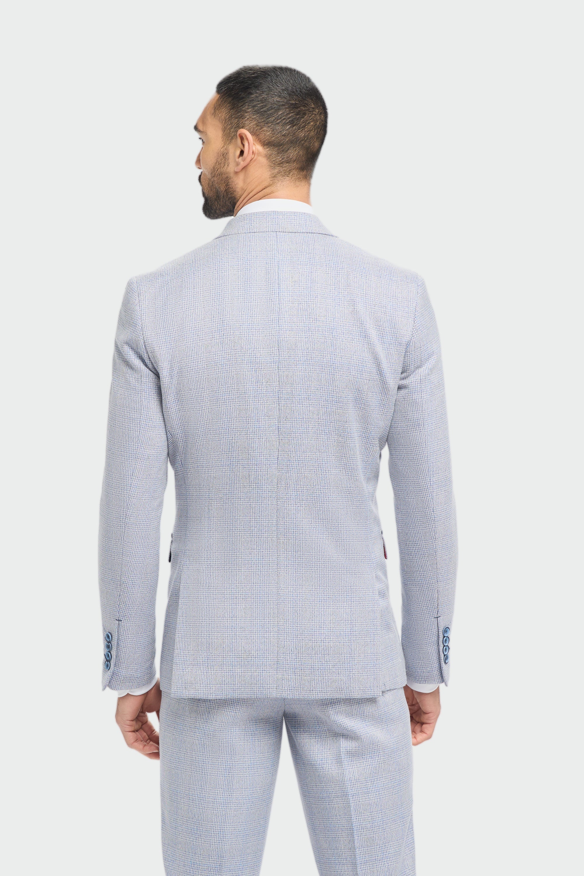 Costum bărbătesc din 3 piese, model Prince of Wales, în carouri albastru deschis, cu vestă bleumarin
