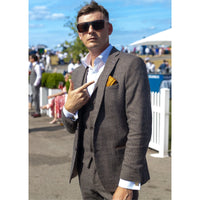 Costum bărbătesc maro în carouri, tweed, cu 3 piese - STZ17