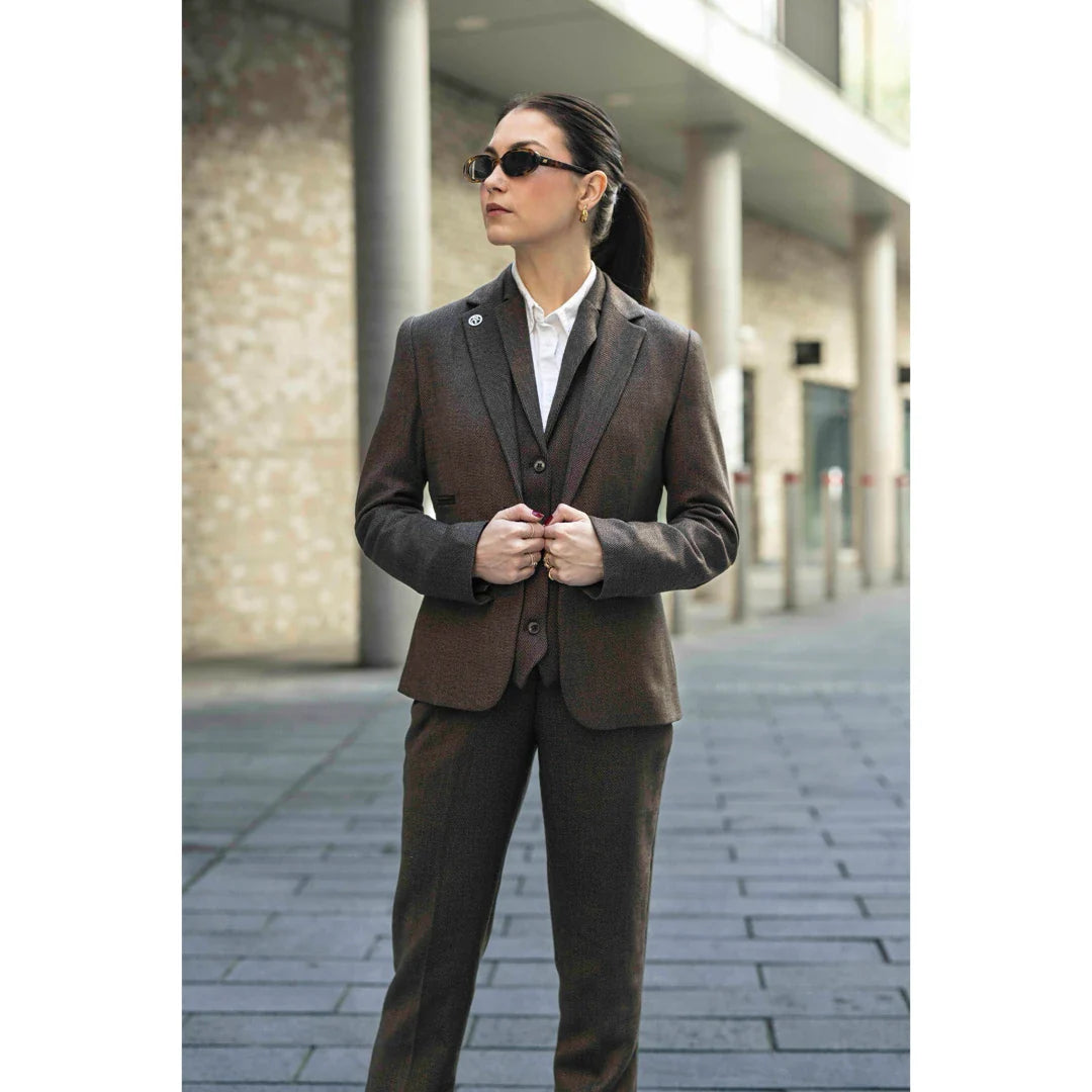 TPW-AK-06 - Costum maro din 3 piese din tweed cu model herringbone pentru femei