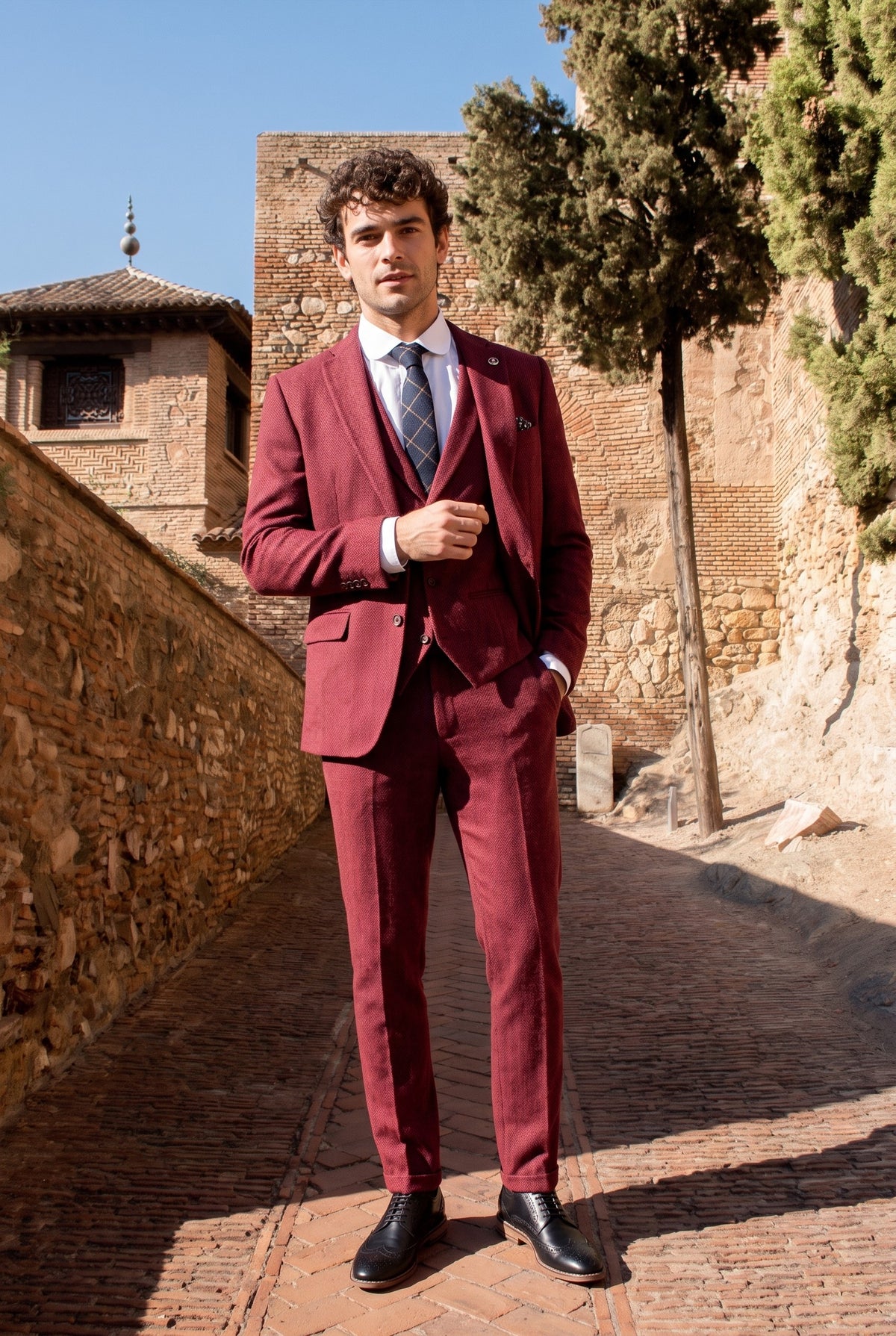 Look #181 styled with Costum bărbătesc din tweed, culoare vin-maro, cu 3 piese, în spic de hering - STZ11