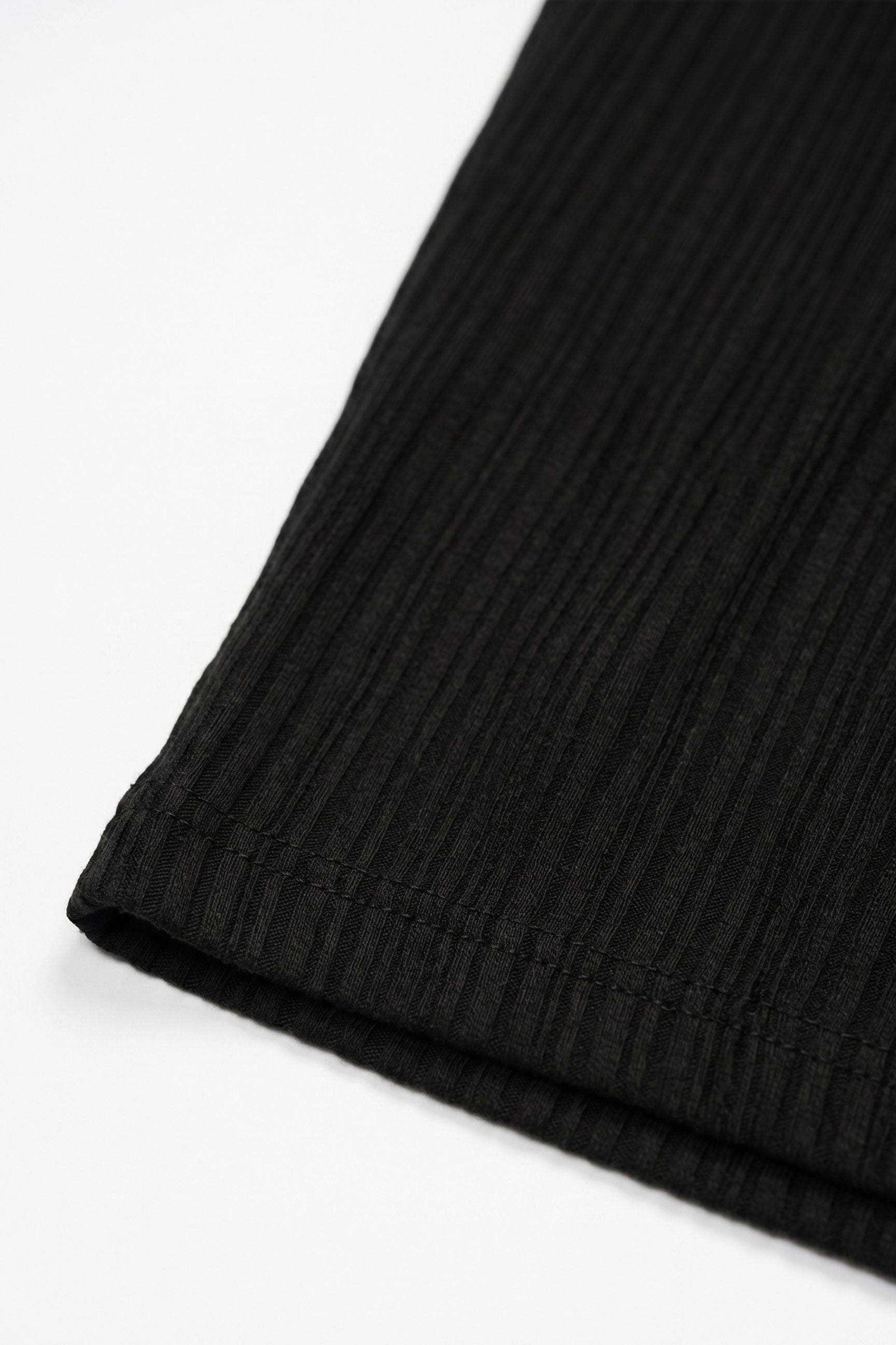 Tricou clasic negru cu nervuri pentru bărbați