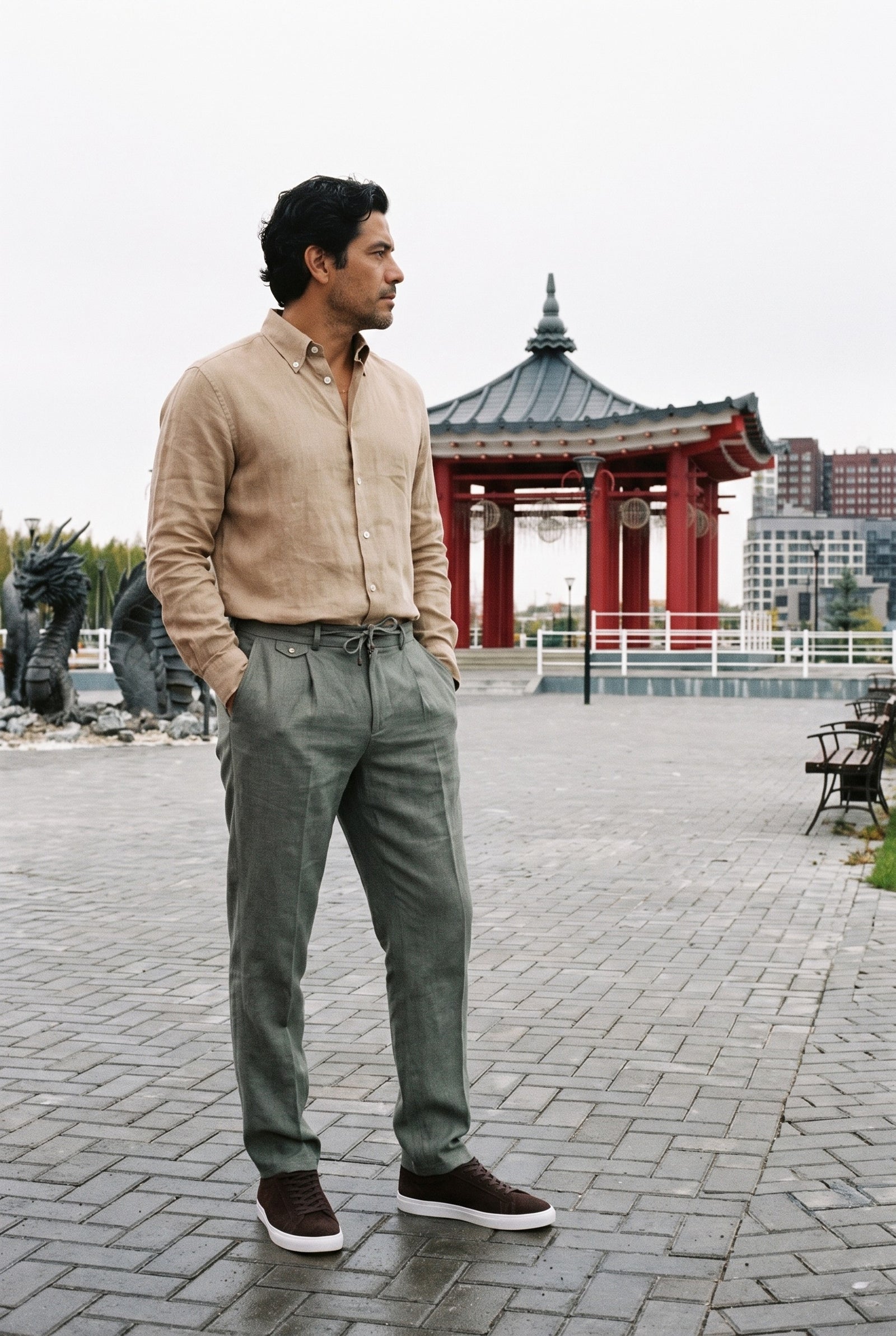 Look #1030 styled with Pantaloni bărbătești, verde salvie, 100% in, plisați, cu șnur, croială dreaptă, relaxați