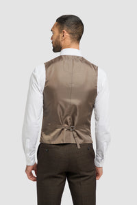 Costum bărbătesc maro în carouri tweed, format din 3 piese | Vestă crem cu două rânduri de nasturi