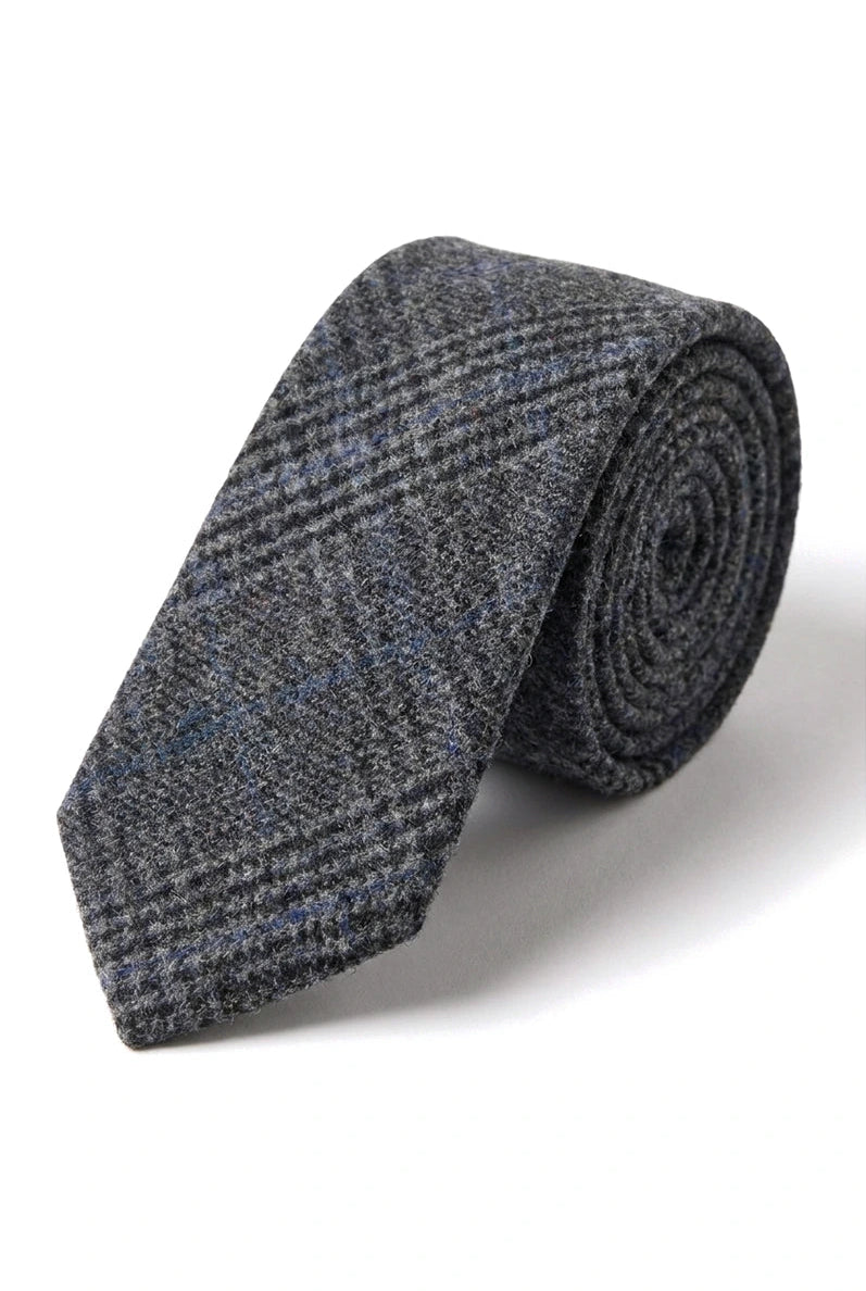 Batistă de buzunar bărbătească gri cu model herringbone din tweed, în carouri, clasică