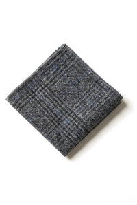 Batistă de buzunar bărbătească gri cu model herringbone din tweed, în carouri, clasică