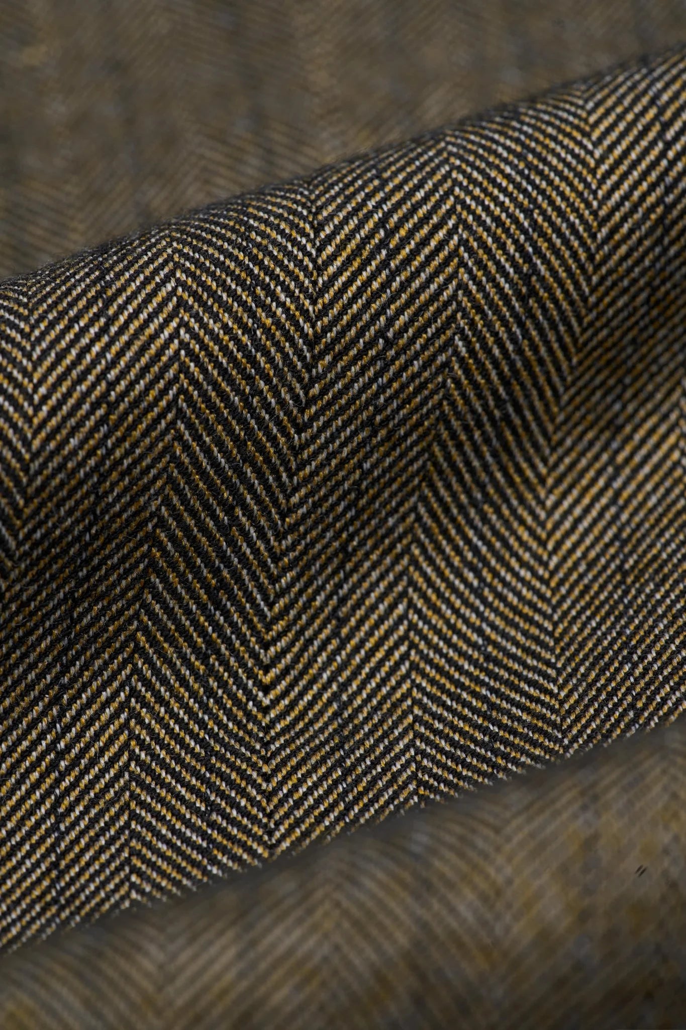 Costum bărbătesc verde măsliniu, 3 piese, model herringbone, din tweed