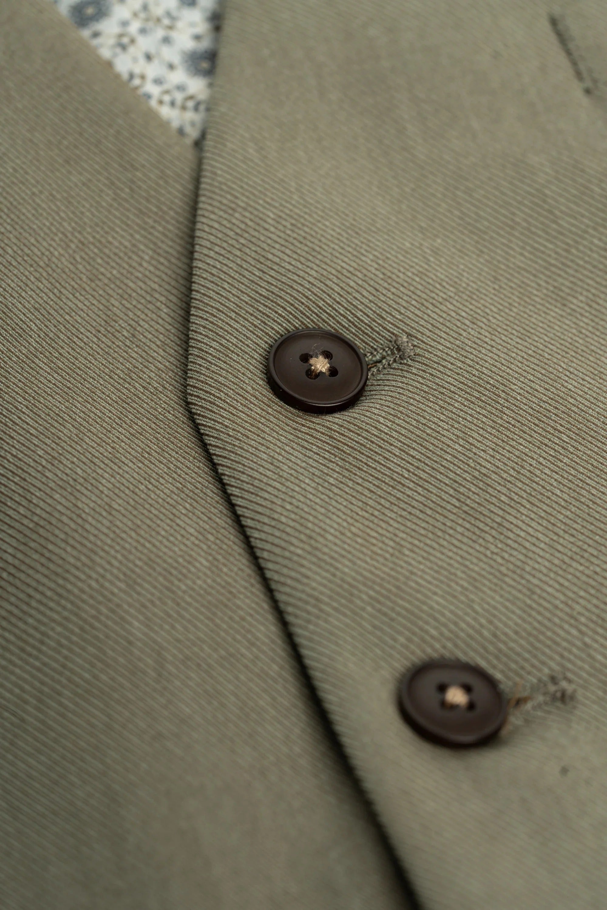 Donatella - Costum bărbătesc verde salvie, 3 piese, croială croită