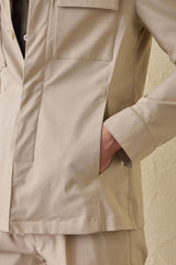 Set bărbătesc elegant casual, jachetă safari bej din amestec de bumbac și pantaloni albi