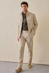 Pantaloni bej plisați eleganti casual pentru bărbați, croială clasică, croită manual