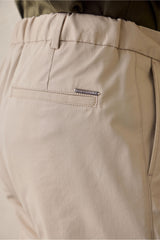 Pantaloni bej plisați eleganti casual pentru bărbați, croială clasică, croită manual