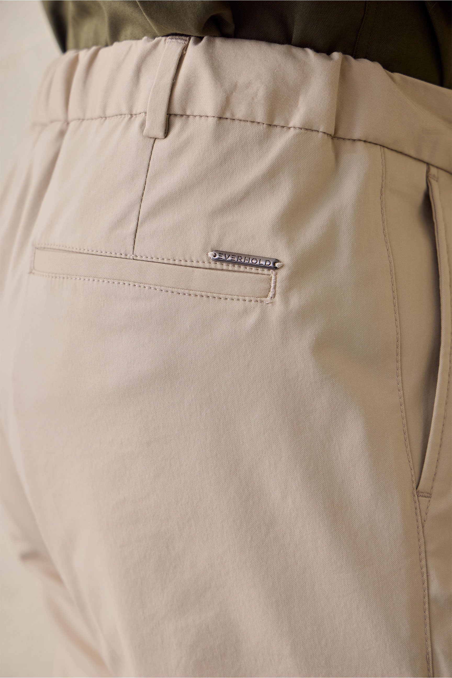 Pantaloni bej plisați eleganti casual pentru bărbați, croială clasică, croită manual
