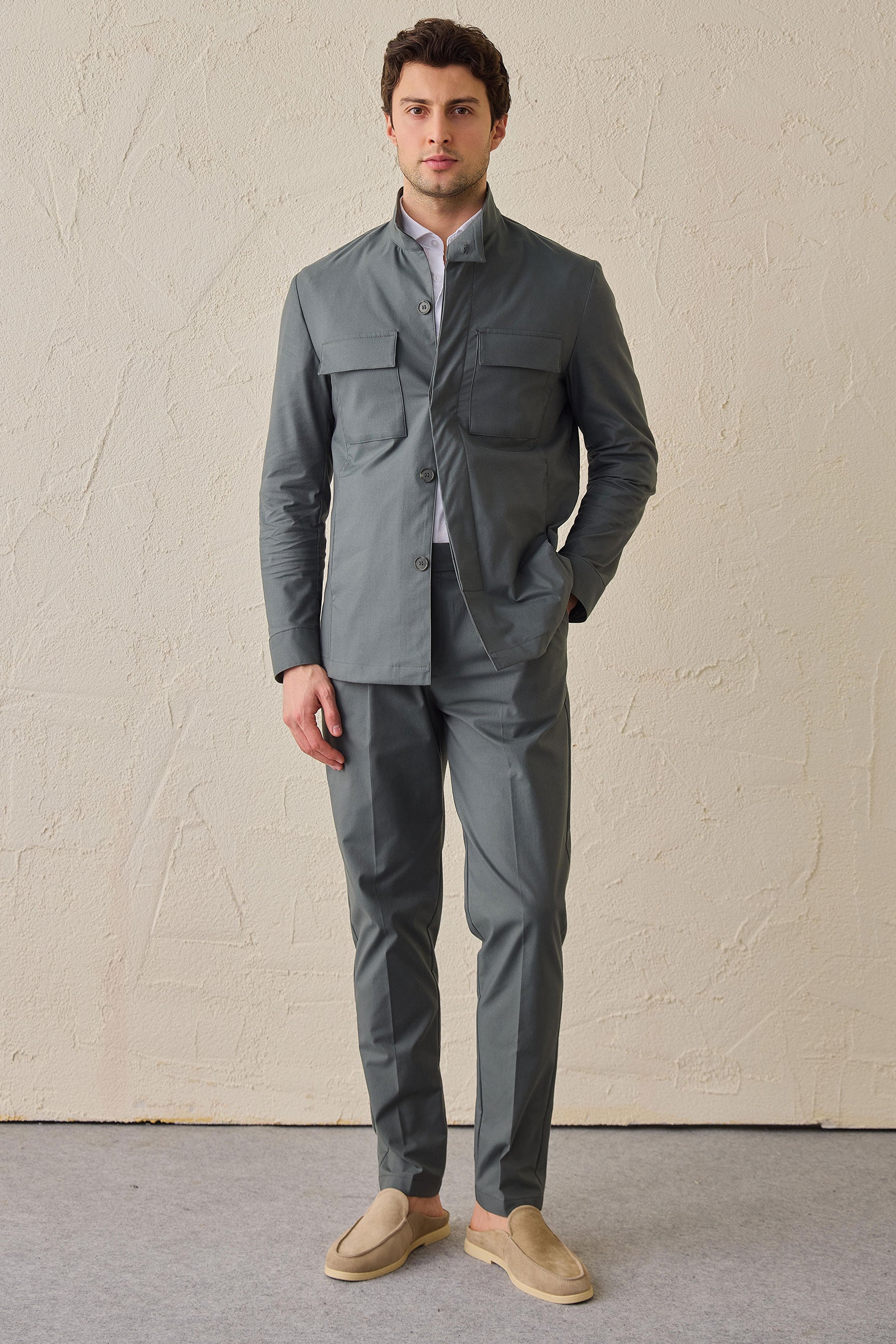 Pantaloni sport eleganti, plisați, verde salvie, pentru bărbați, croială clasică, croită manual