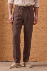 Pantaloni bărbătești maro, 100% in, plisați, cu șnur, croială dreaptă, lejeră