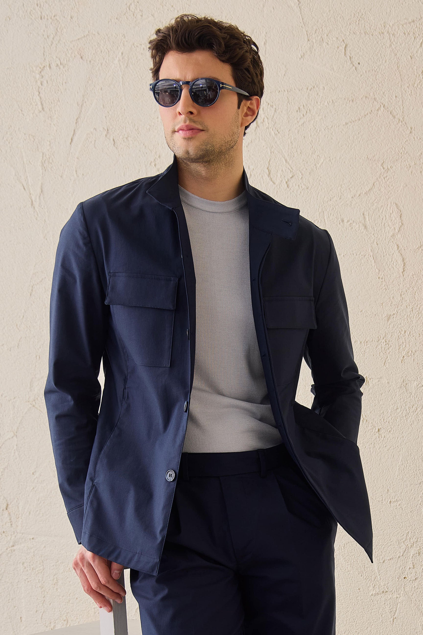 Costum bărbătesc elegant casual bleumarin, stil safari, cu guler înalt, elastic