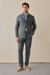Costum bărbătesc verde salvie, elegant, casual, din două piese, stil safari, cu guler înalt, elastic