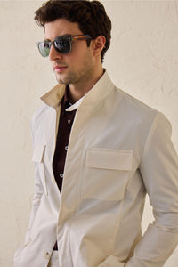 Costum bărbătesc alb, elegant, casual, din două piese, stil safari, cu guler înalt, elastic
