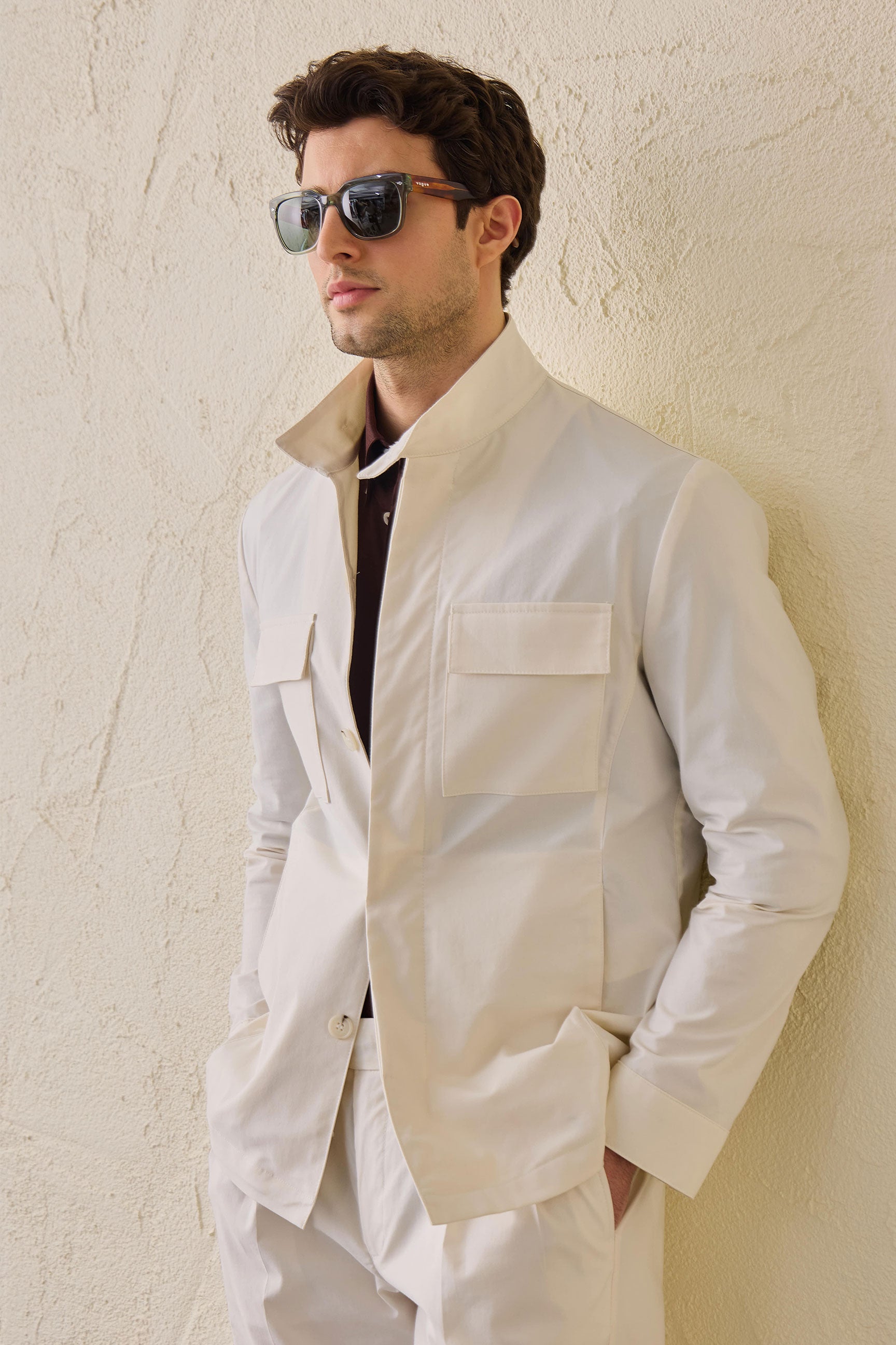 Costum bărbătesc alb, elegant, casual, din două piese, stil safari, cu guler înalt, elastic