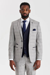 Costum Hugo gri cu vestă Parker bleumarin contrastantă