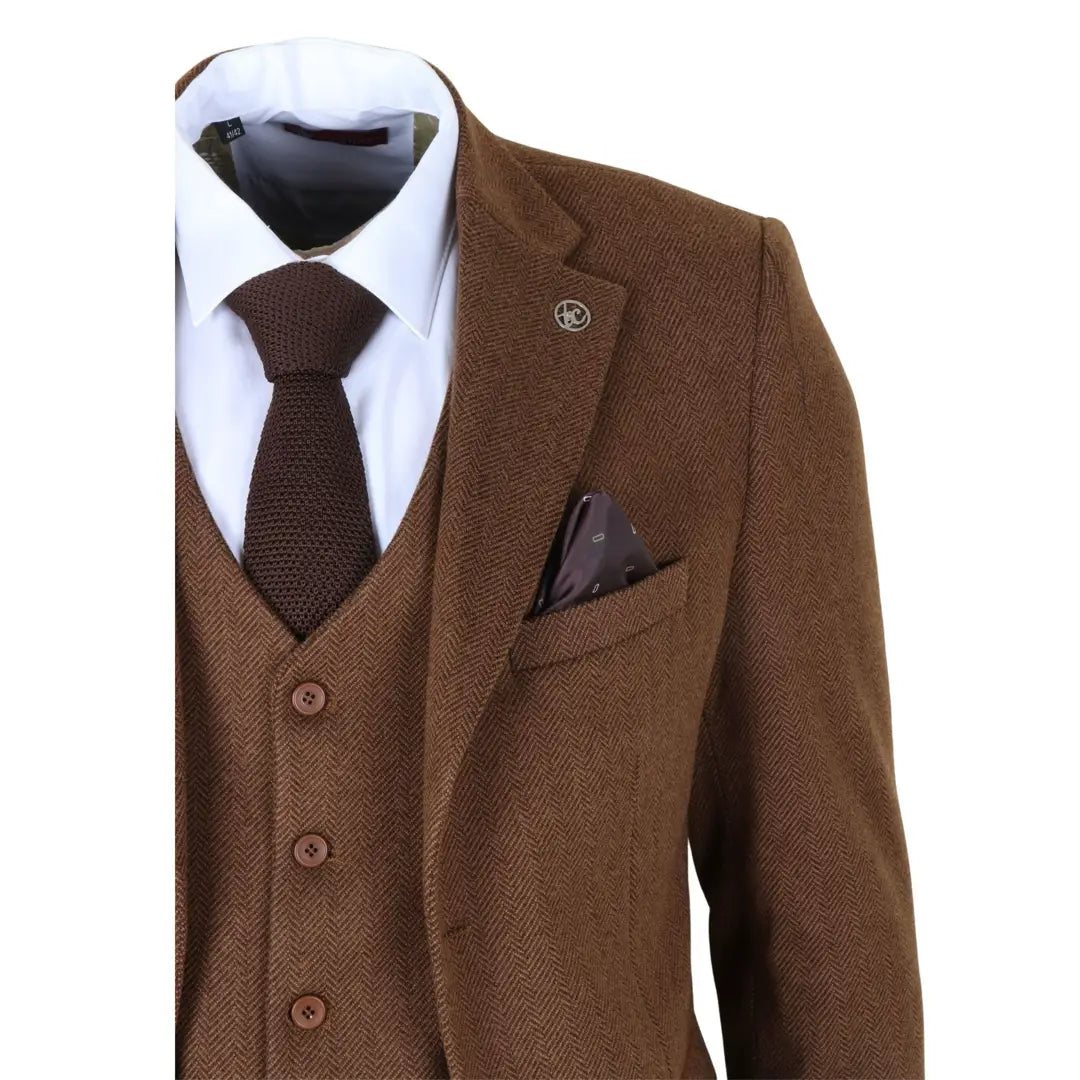 IM42 - Costum bărbătesc maro din 3 piese, model herringbone, din tweed