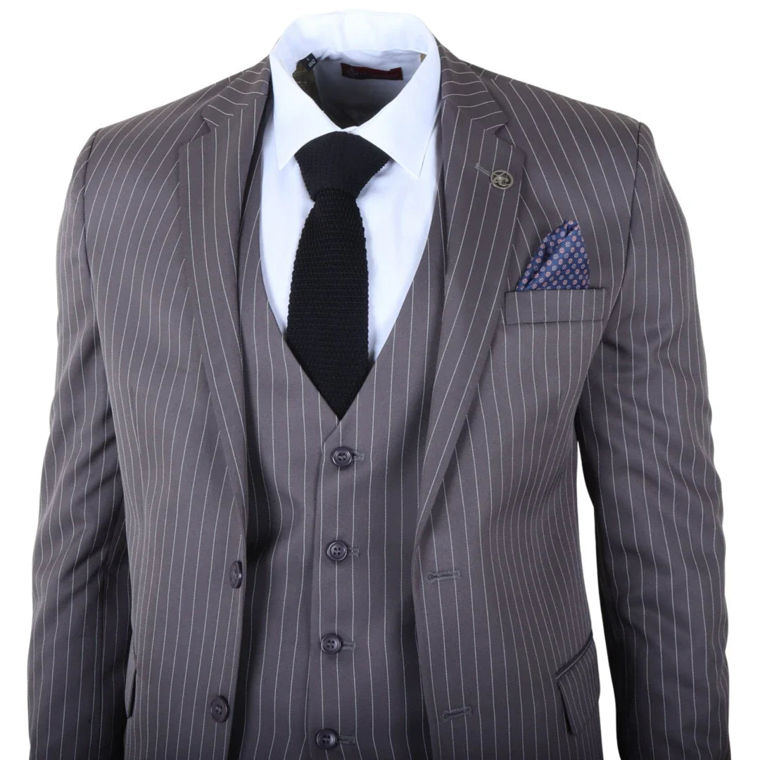 IM44 - Costum bărbătesc gri cu dungi subțiri, 3 piese, stil Shelby