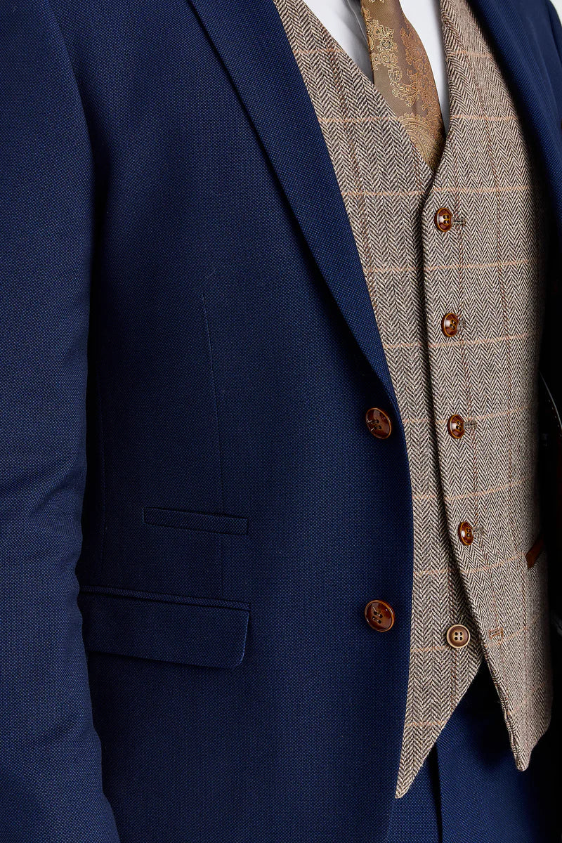 Costum texturat Mayfair bleumarin cu vestă contrastantă din tweed Harris maro