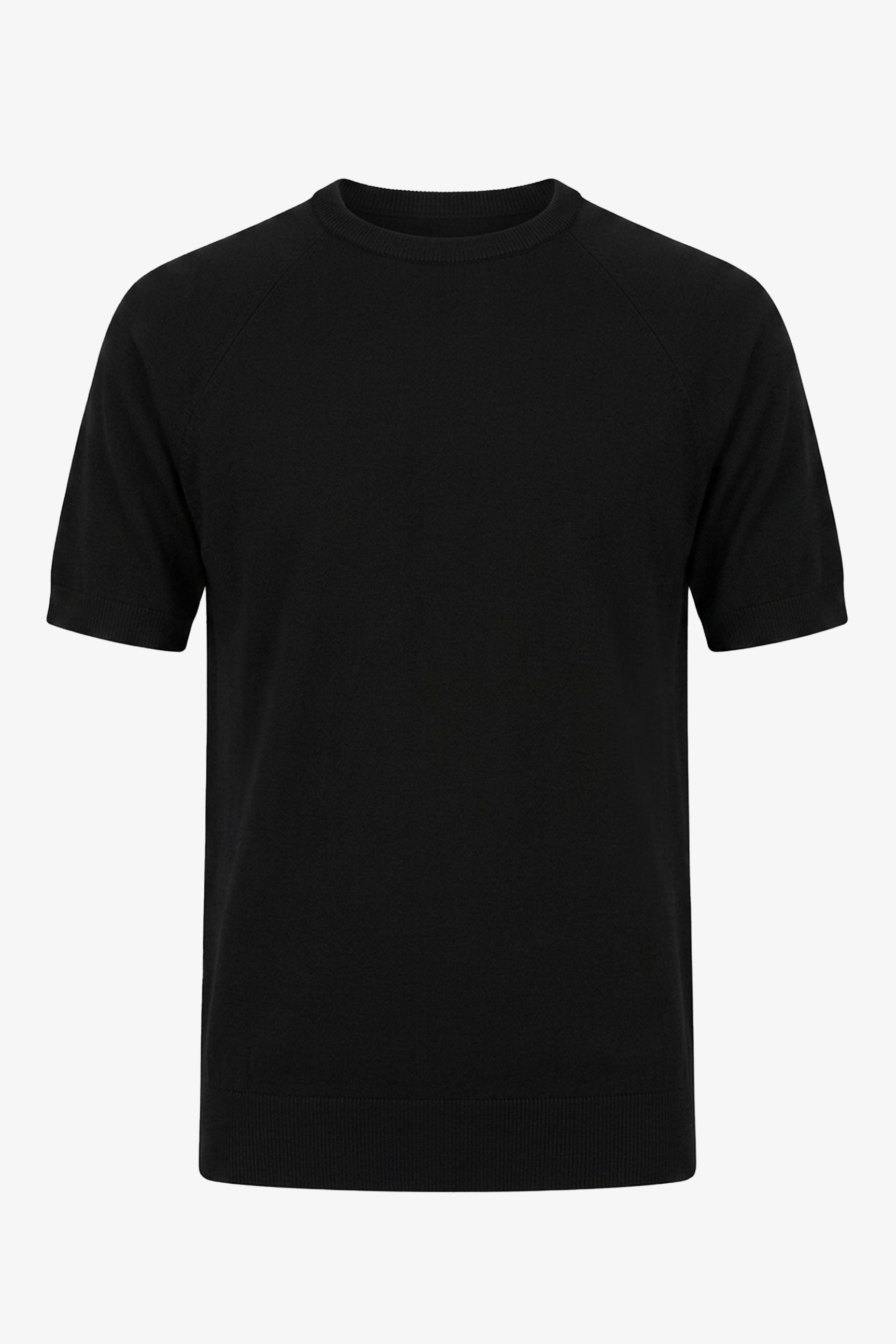Tricou bărbătesc negru tricotat, croială regulată, guler rotund, mânecă scurtă