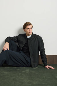 Jachetă bomber elegantă minimalistă neagră pentru bărbați