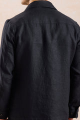 Set bărbătesc de jachetă neagră cu fermoar din in și pantaloni maro, ținută elegantă casual de vară