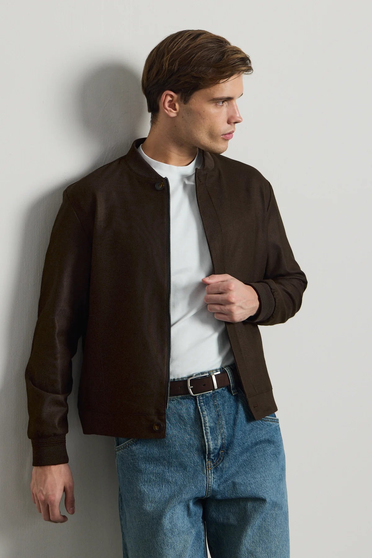 Jachetă bomber elegantă minimalistă maro pentru bărbați