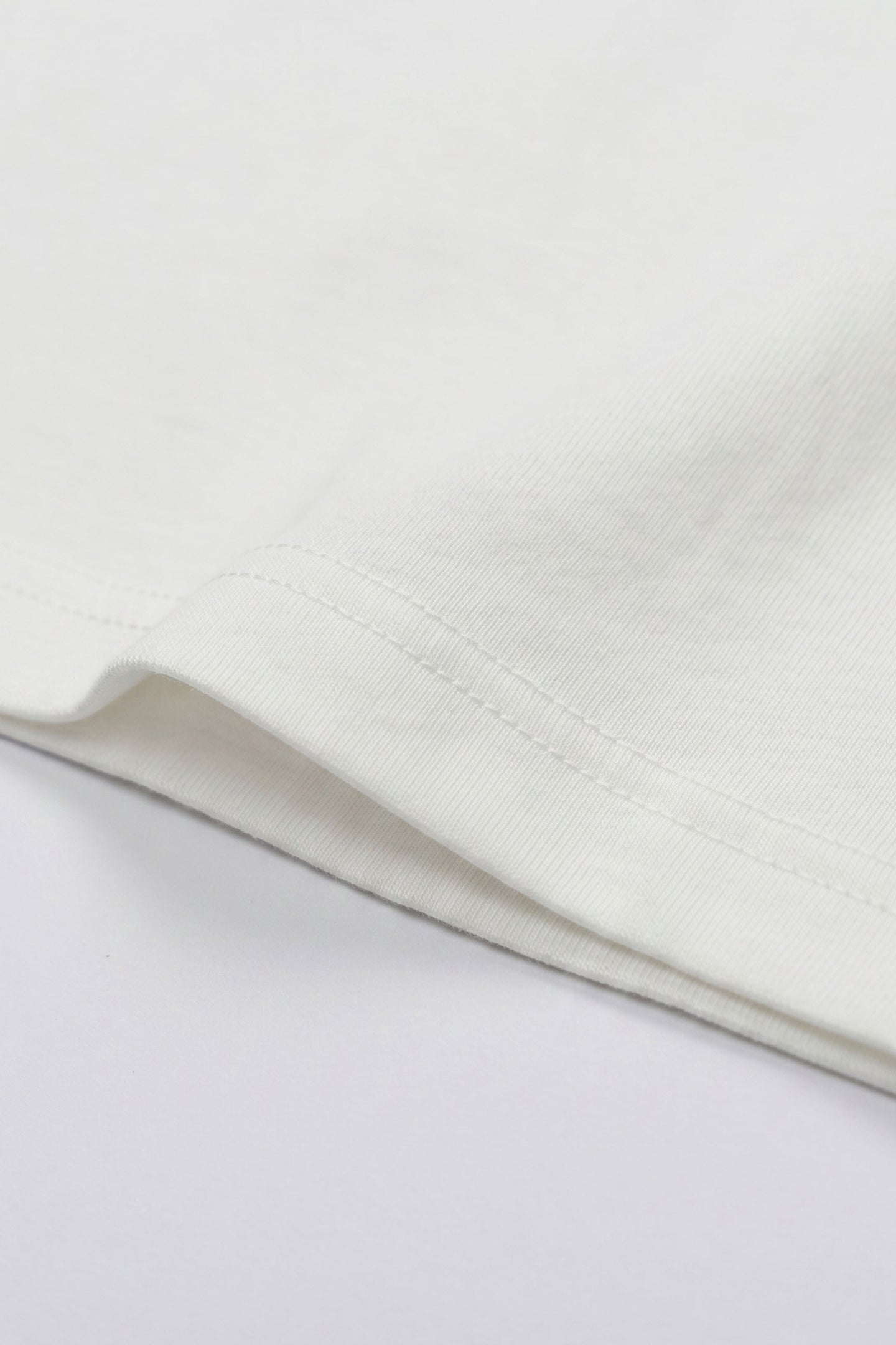 Tricou clasic bărbătesc din bumbac, alb-gălbui