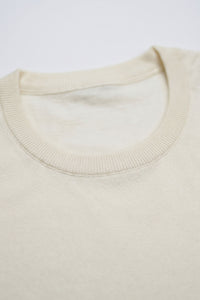 Tricou bărbătesc Off White tricotat, croială regulată, cu guler rotund, mânecă scurtă