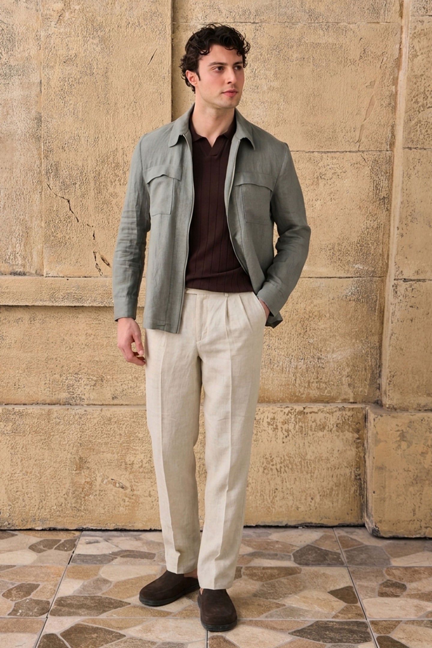 Set bărbătesc de vară, elegant, casual, cu jachetă din in verde salvie și pantaloni bej, cu fermoar
