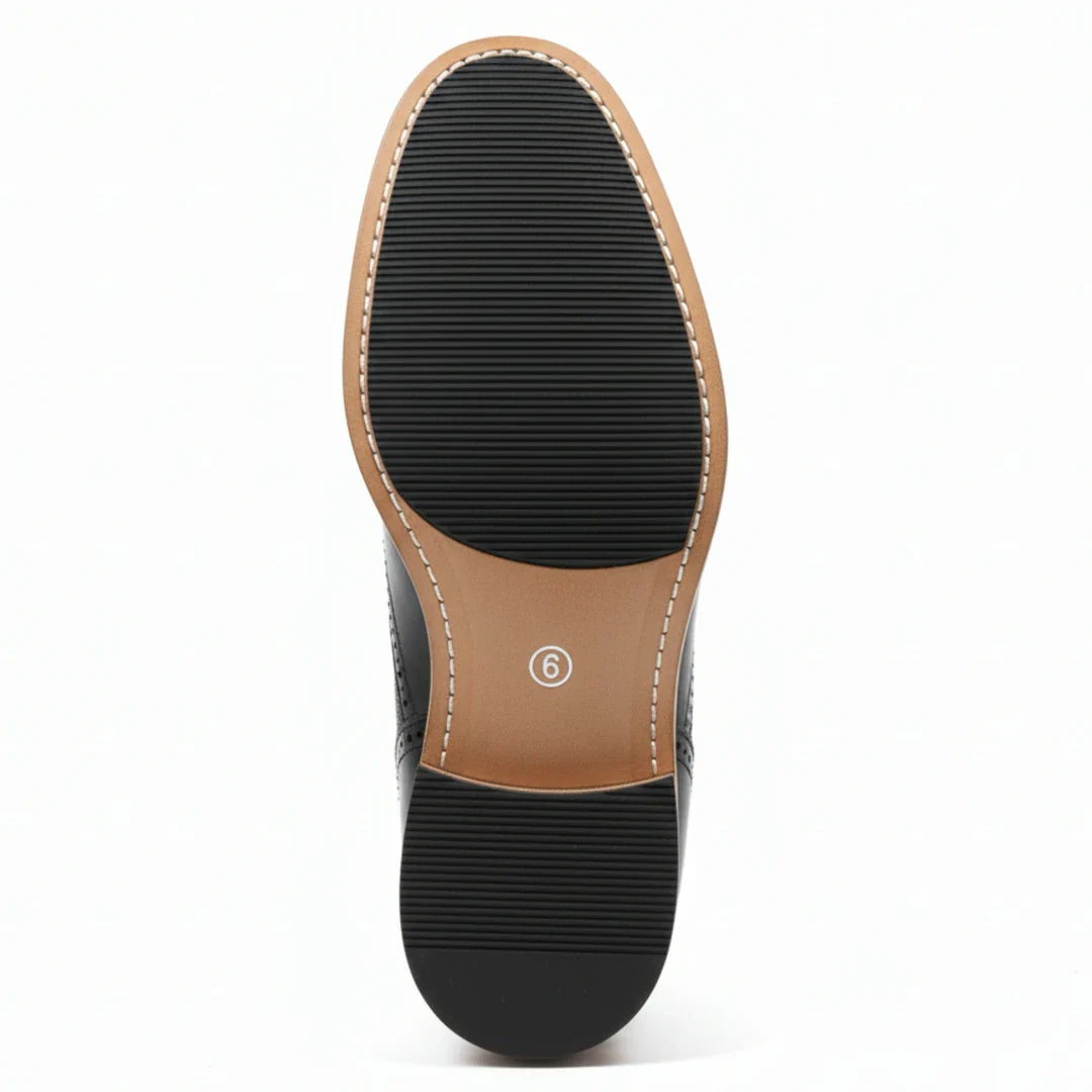 Ghete bărbătești cu vârf tip Wingtip Brogue