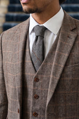 Cravată bărbătească gri în carouri herringbone din amestec de lână tweed