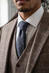Cravată bărbătească bleumarin cu model tweed din amestec de lână în spic de hering