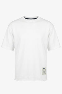 Tricou bărbătesc alb, cu croială relaxată, cu margini brute, guler rotund din amestec de bumbac