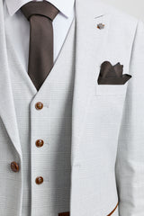 Costum Mark pentru bărbați, gri, în carouri, format din 3 piese, din tweed, cu finisaje maro, pentru nunți și baluri