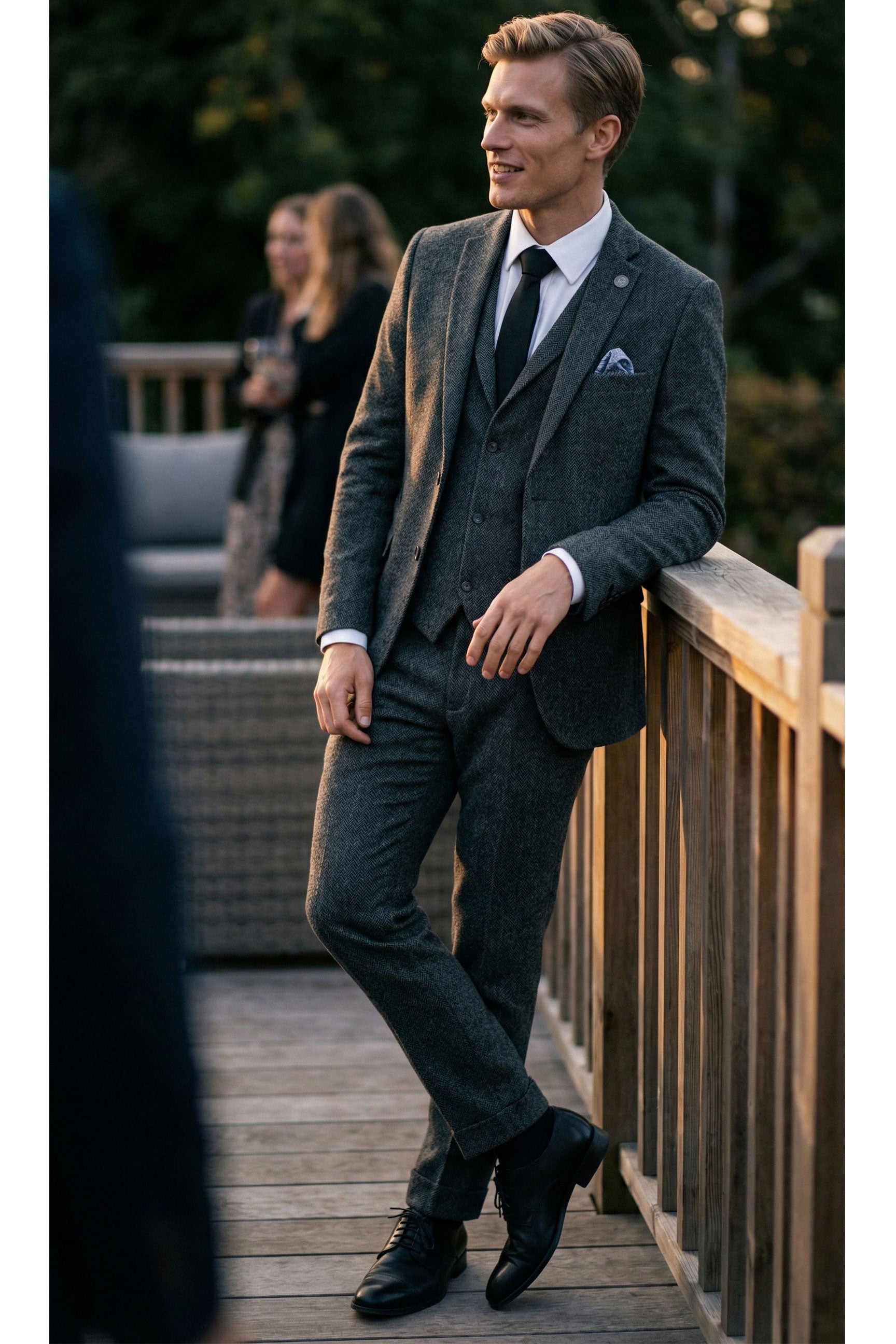 Costum bărbătesc gri cărbune din 3 piese, model herringbone, din tweed - STZ11