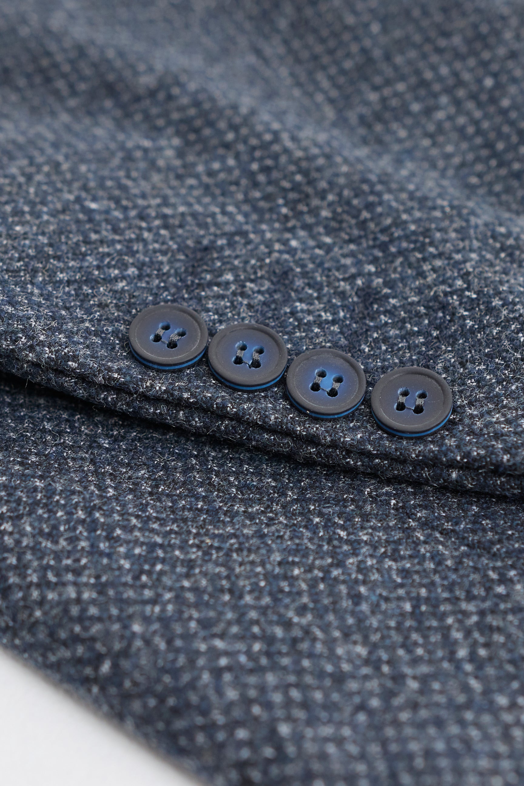 Costum bărbătesc bleumarin din 3 piese cu vestă dublă de nasture