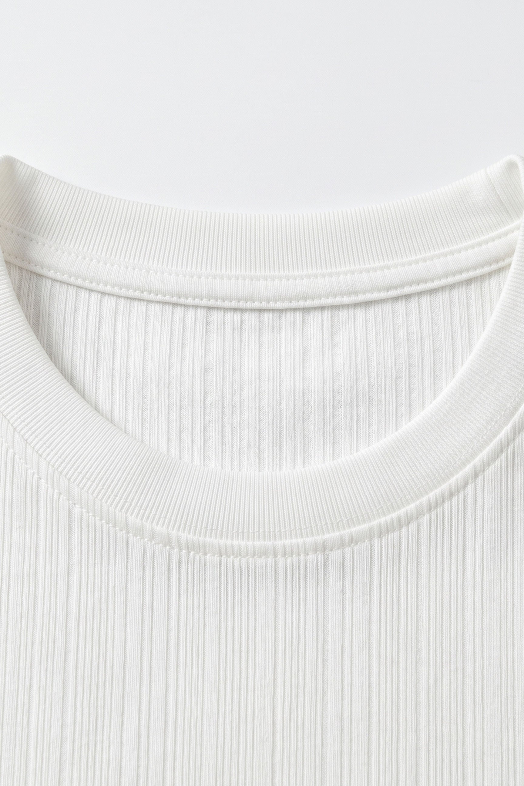 Tricou clasic cu nervuri albe pentru bărbați